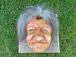 Holzmaske d‘Ösine von Kurt Hürlimann Wädenswil