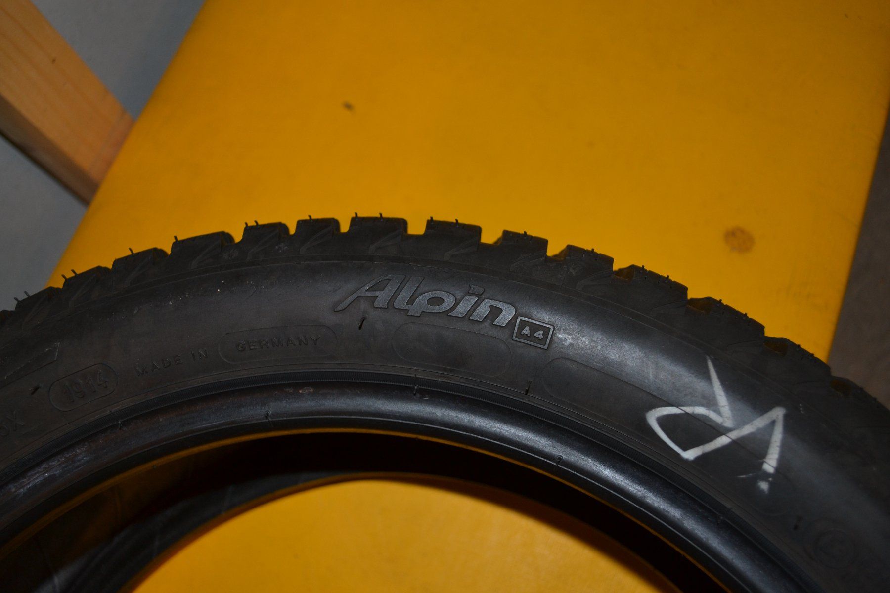 Michelin Pneus & Kompletträder: 1 Winterreifen 195/45 R16 – Gebraucht aus Ebnat-Kappel von Selun34 3