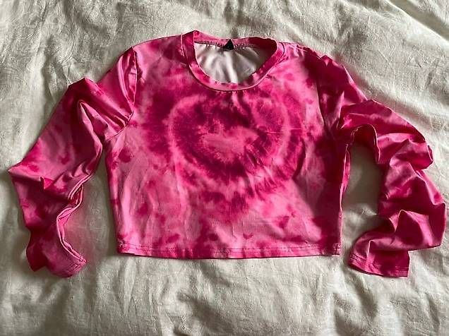 Top: Langarm-Croptop Gr. L Batik-Look – Usato da St.Gallen venduto da NOVEMBER01