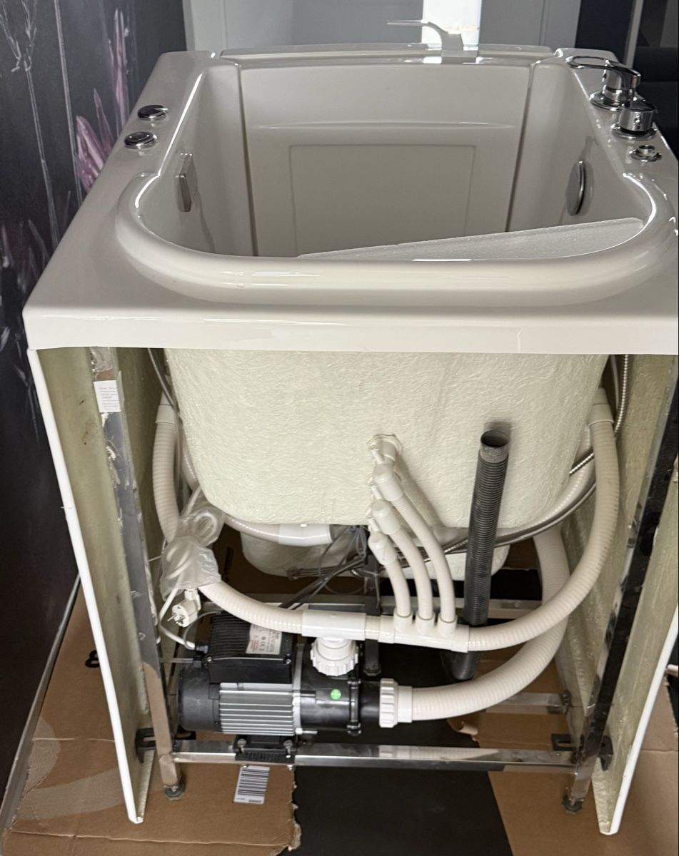 Vasche da bagno: Seniorenbadewanne - 80x94x101cm – Nuovo e nell'imballaggio originale da Emmenbrücke venduto da Ibor0 4