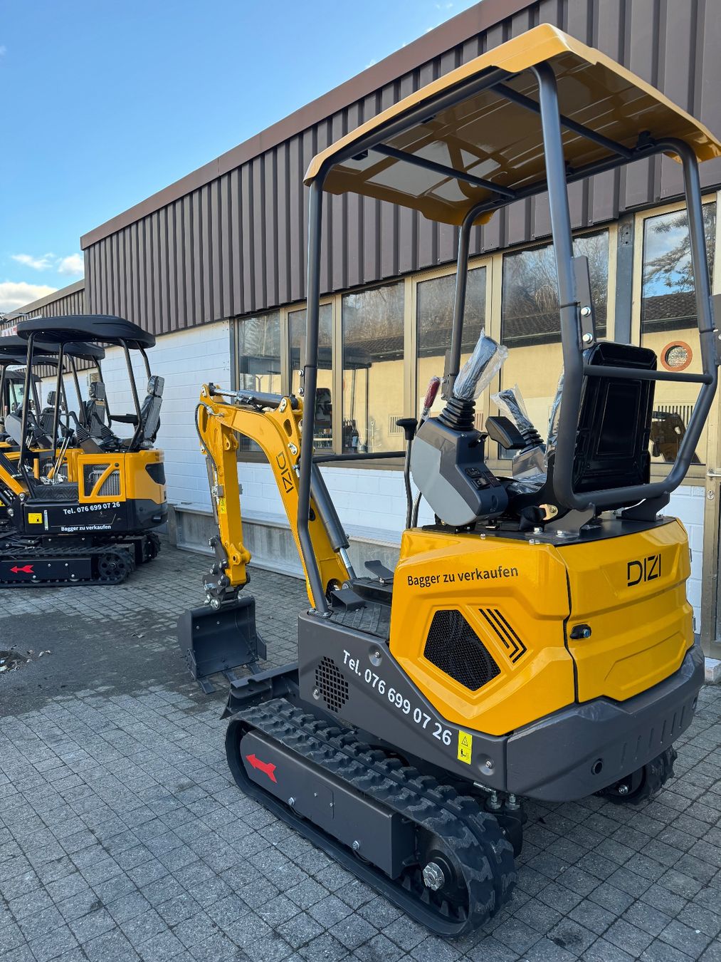 Excavateurs: Bagger 1.2T GANZ NEU – Neuf avec emballage d'origine à Biel/Bienne par inf_p8rh 4