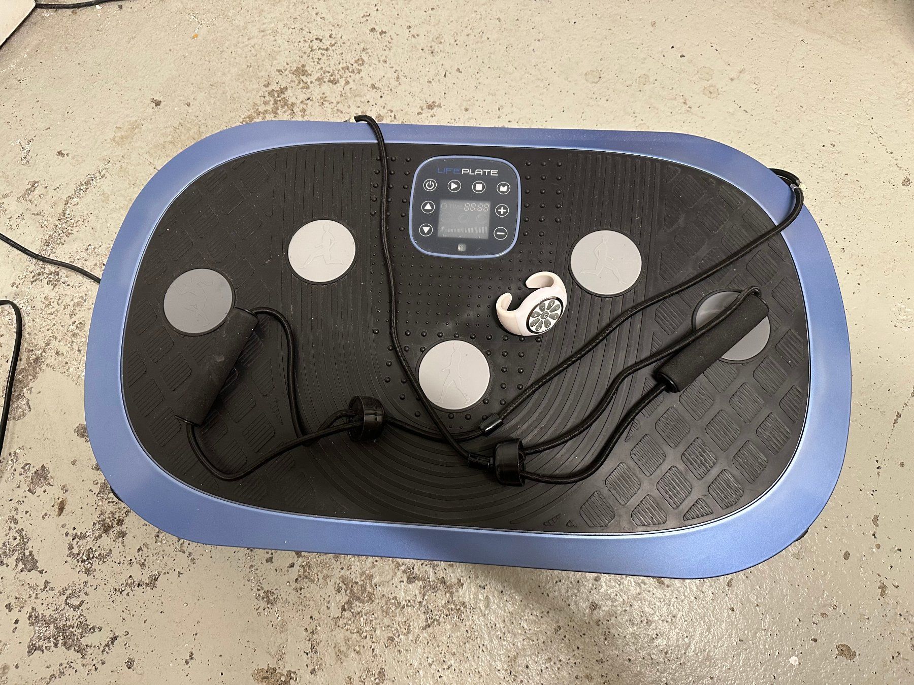 Vélos d'appartement: Maxxus LIFEPLATE 4.0 Vibrationsplatte mit Seilen – D'occasion à Zürich par Suzanita