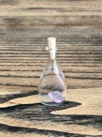 Vintage Glücksbringer Mini Flasche mit lila Glücksstein