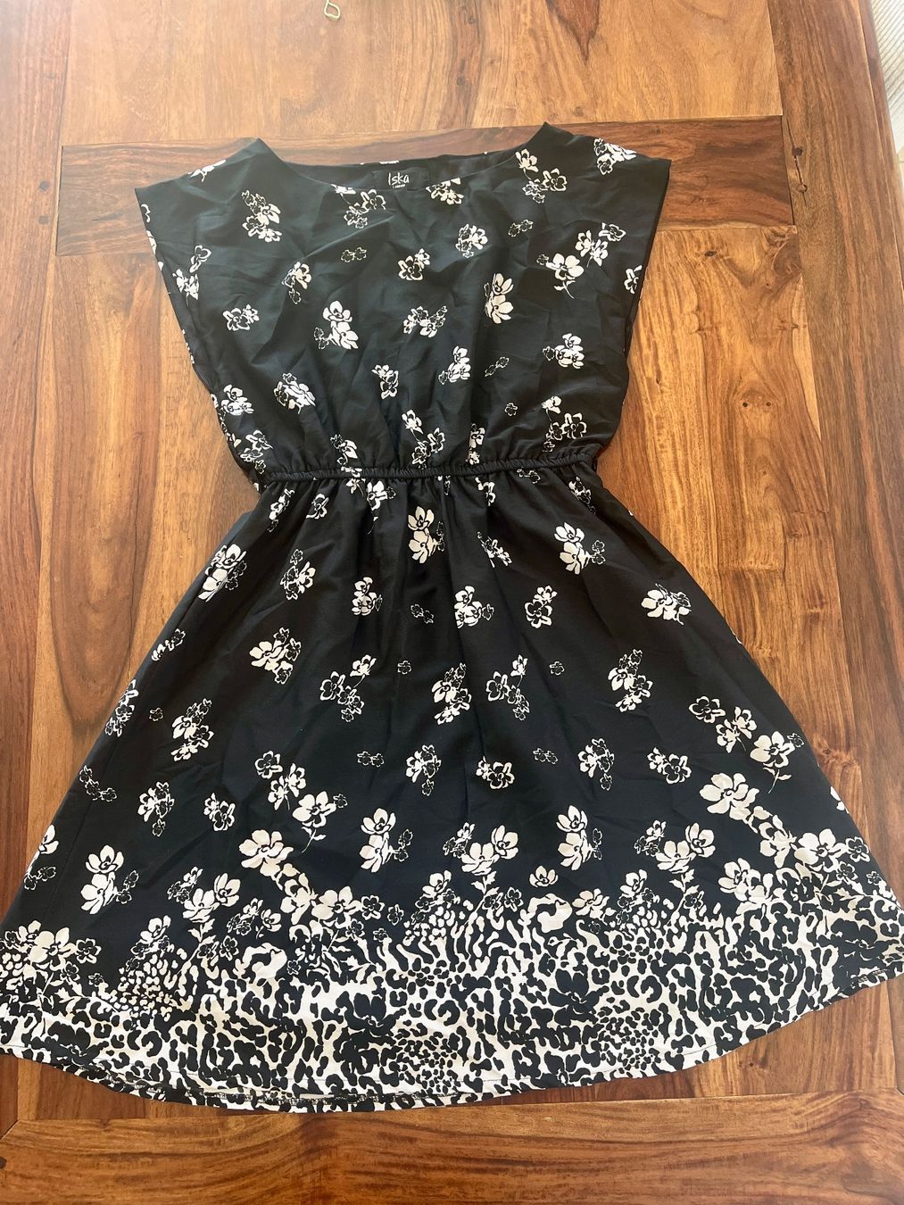 Vestiti: Robe d'été Iska London fleurie – Usato da Cossonay-Ville venduto da 021epi70