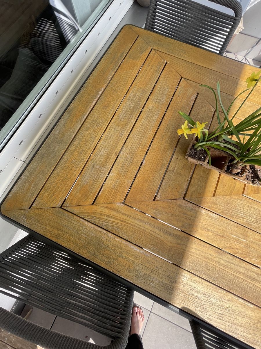 Pfister Set di tavolo e panche: Gartentisch mit Stühlen, von Pfister, wunderschön – Usato da Obernau venduto da Duplomin 2