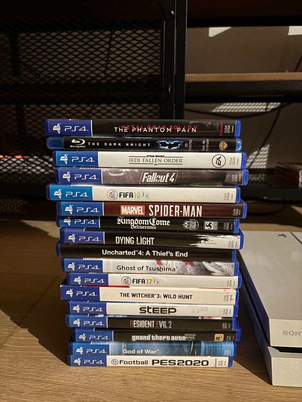 Sony Console: PlayStation 4 weiss inkl. 16 Games & 2 Controller – Usato da Bern venduto da Selling_Stuff1234 1