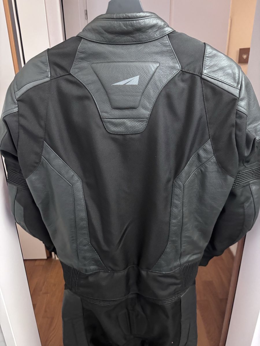 Kleiderpakete: T-2201 Leder-/Textilkombi Fastway – Gebraucht aus Winkel von Fetka