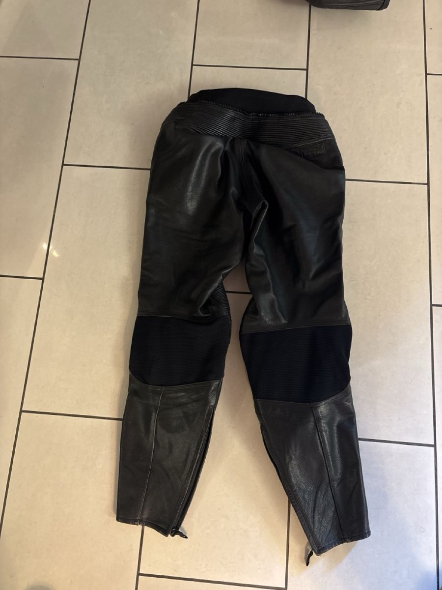 IXS Pantaloni: iXS Motorrad Lederhose Gr. 54 – Usato da Deitingen venduto da Himhip 1