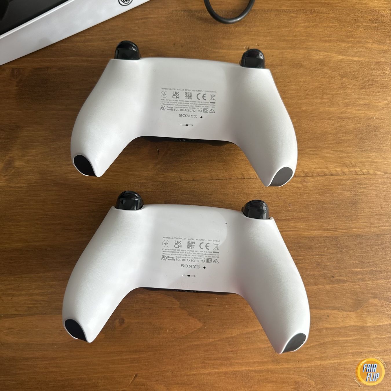 Chargements: 2x PS5 DualSense Controller mit Ladestation – D'occasion à Luzern par fairflip 2