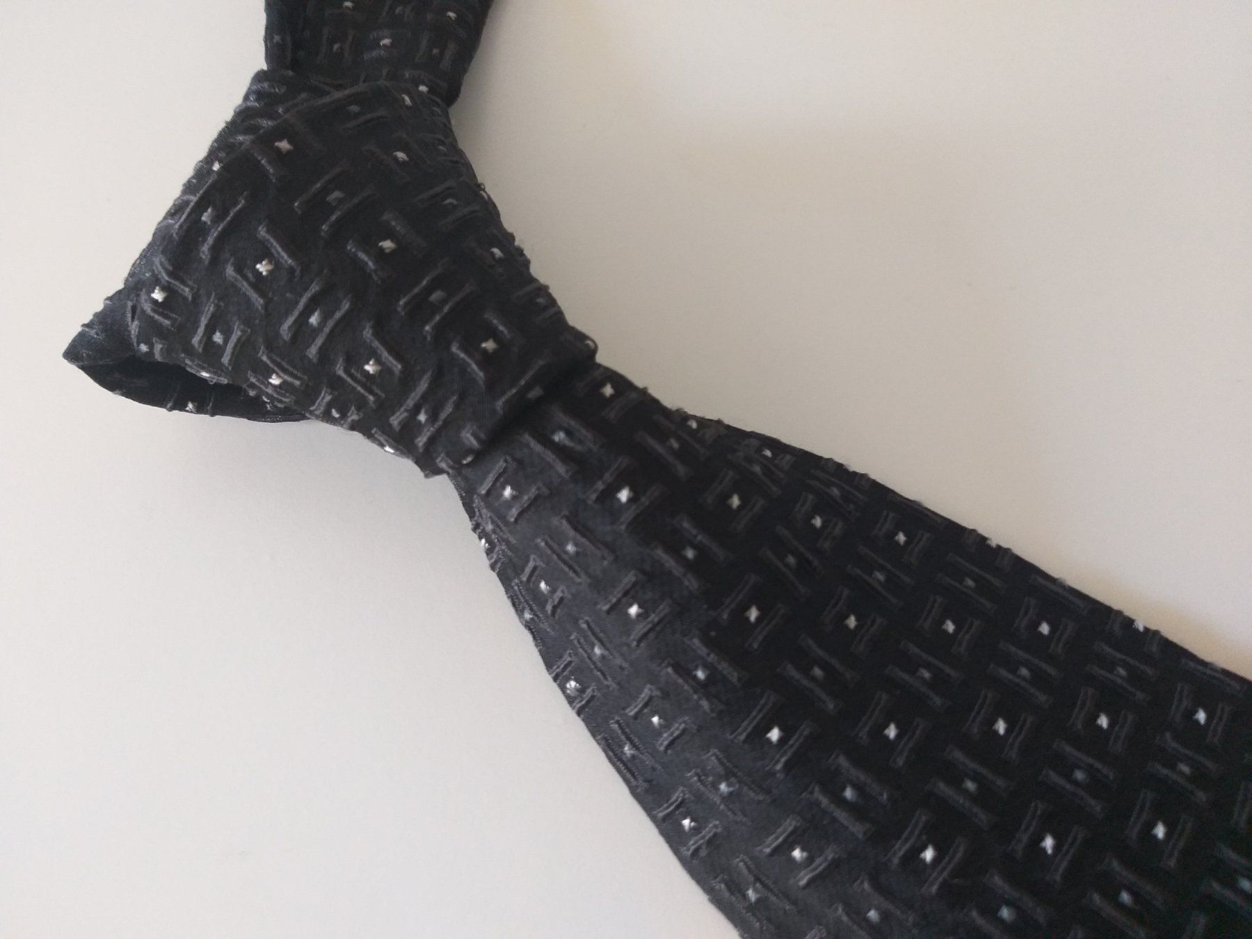 Cravatte: CORNELIANI Cravate en soie / seiden Krawatte – Usato da Cossonay-ville venduto da Super-Price-Quality 5