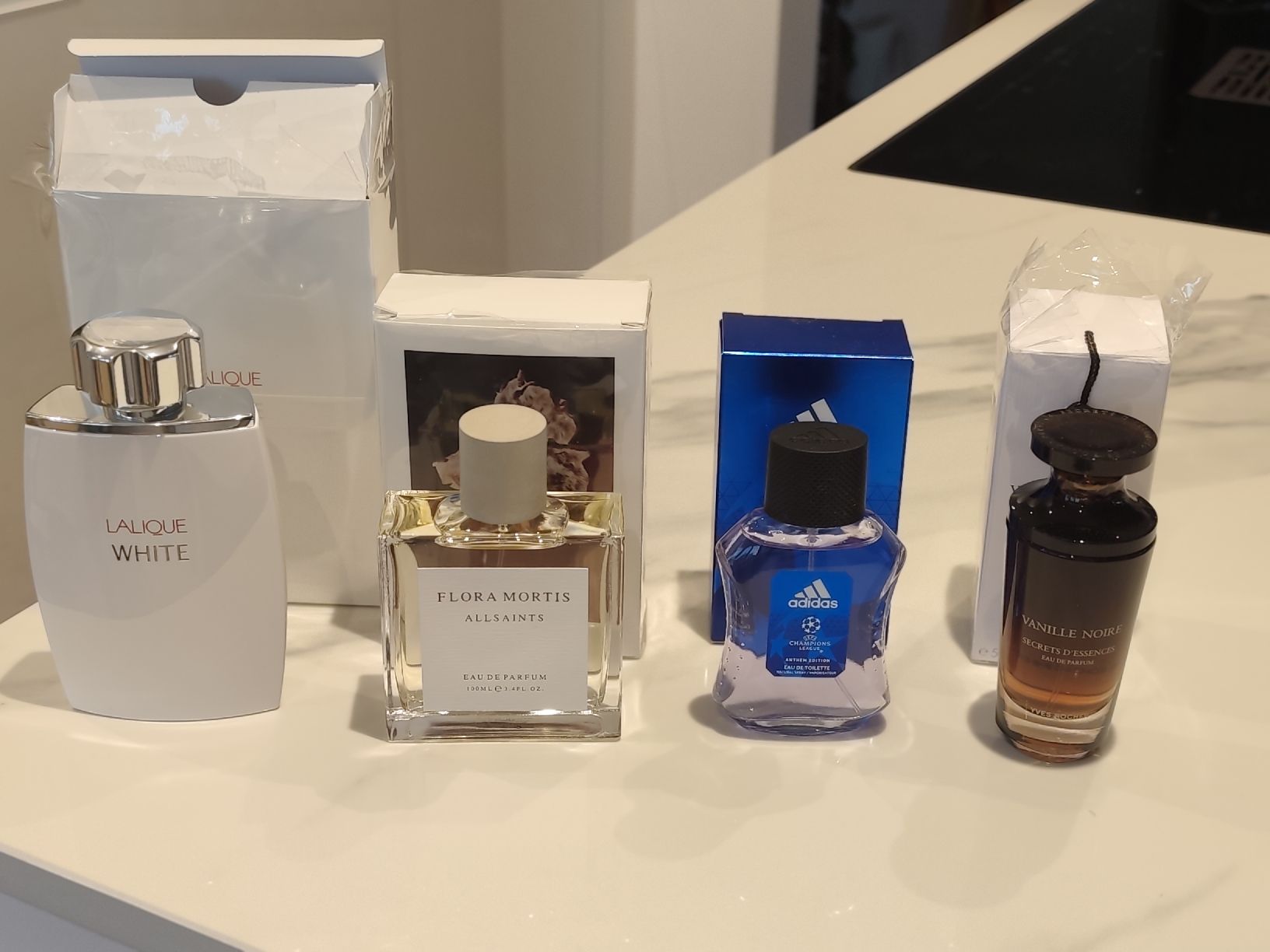 Profumi & Eau de Toilette: Parfume set – Nuovo (secondo la descrizione) da Männedorf venduto da Ursik_OnlineShop