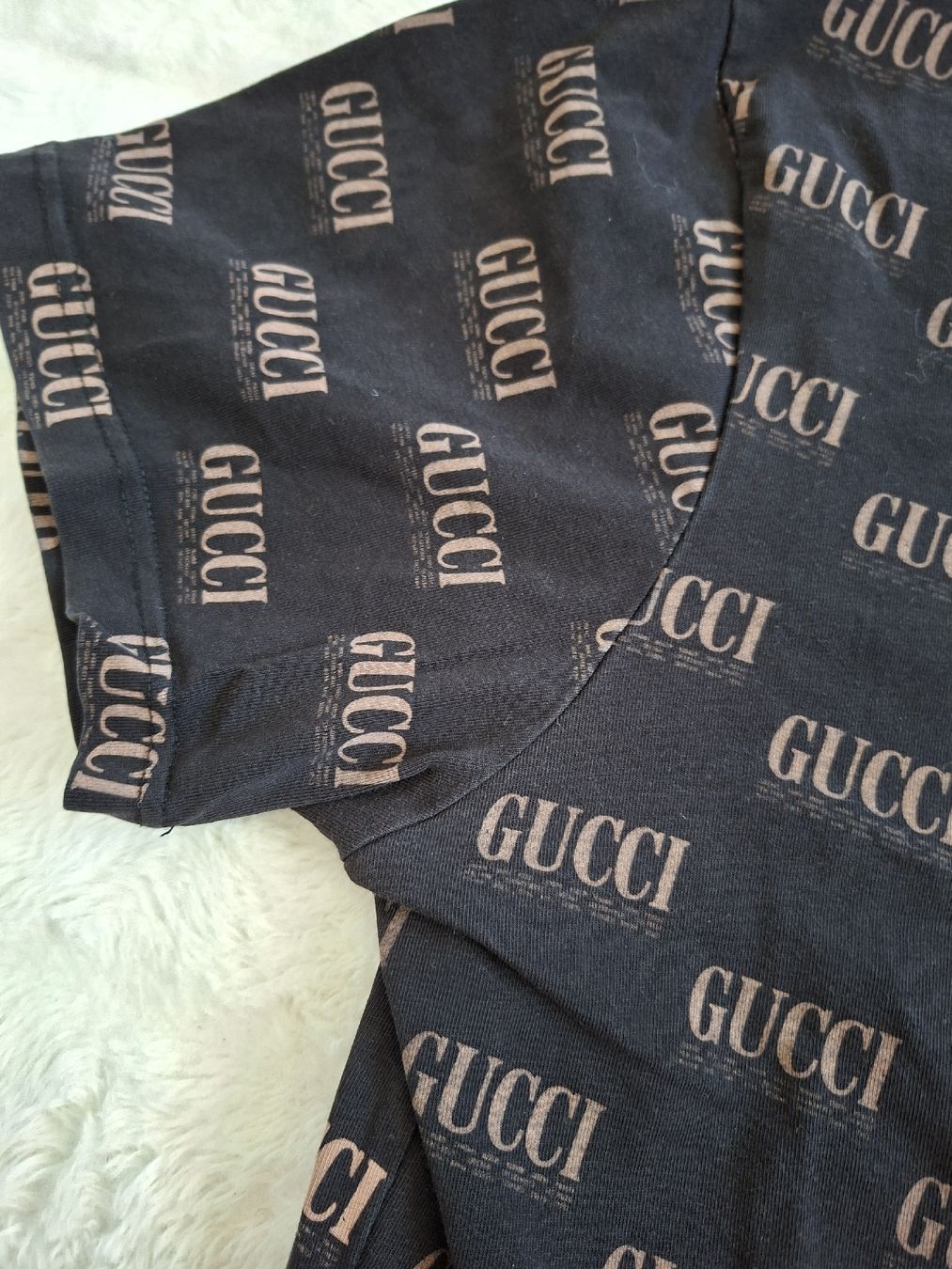 Gucci T-Shirts: T-shirt Gucci  – Gebraucht aus Renens VD von ser_j2fn 7