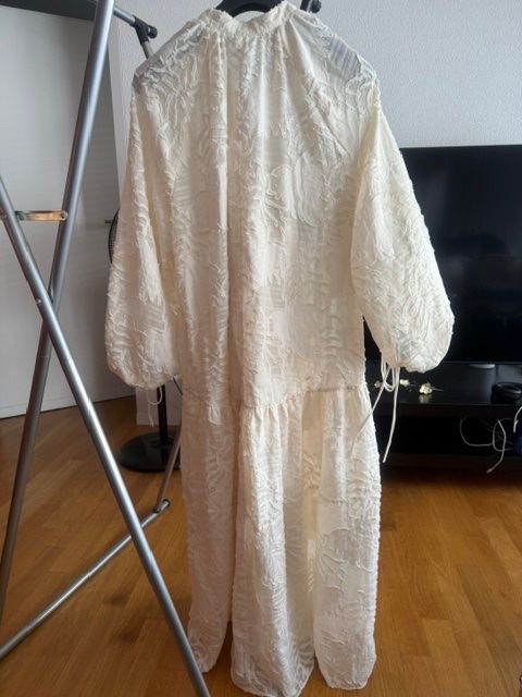 H&M Vestiti: H&M dress – Usato da Luzern venduto da lynluv2shop 3