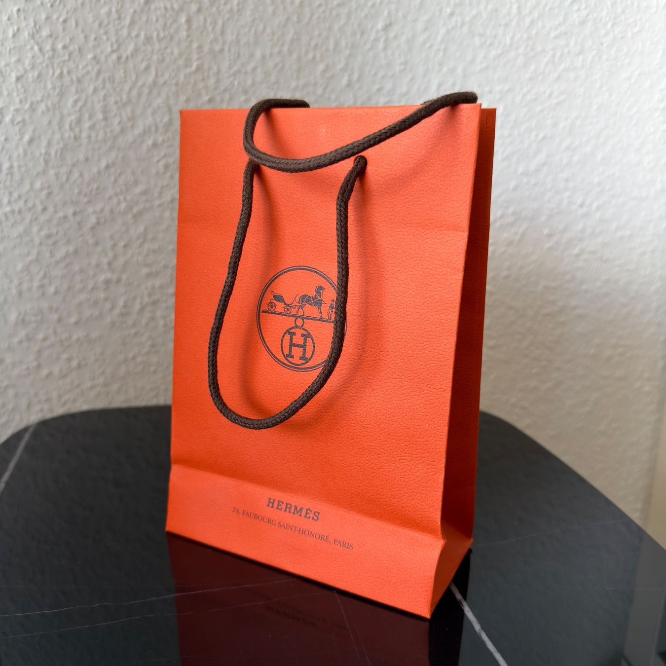 Hermès Borse: Original Hermès shopping paper bag – Nuovo e nell'imballaggio originale da Carouge GE venduto da loveluxury 1