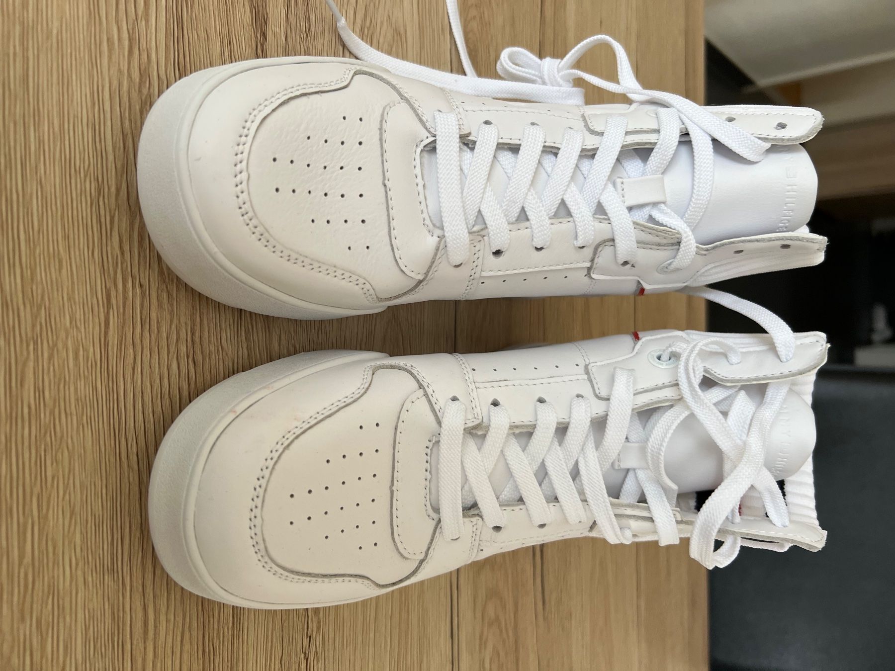 Tommy Hilfiger Scarpe da donna: Sneakers Tommy Hilfiger – Nuovo (secondo la descrizione) da La Chaux-de-Fonds venduto da GabrielaKlein 7