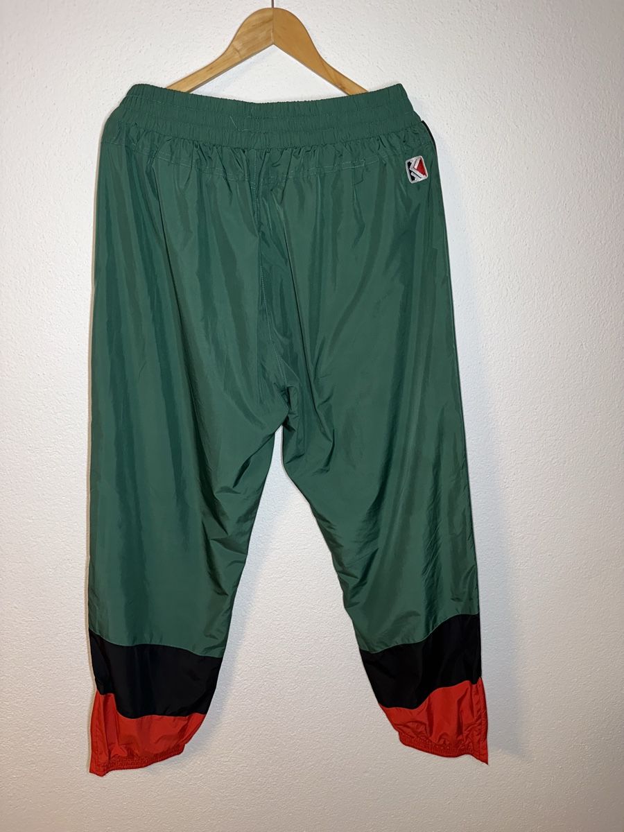 Pantalons: Karl Kani Trainigshose – D'occasion à Visp par locosshop 1