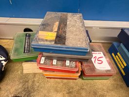 Posten mit 10 kleinen Sortimentsboxen (Lot 15) 8108 Dällikon