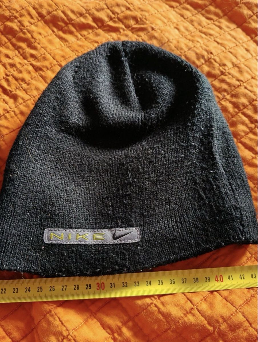 Nike Copricapi, berretti & cappellini: Bonnet Nike noir – Nuovo (secondo la descrizione) da Payerne venduto da mike_lth
