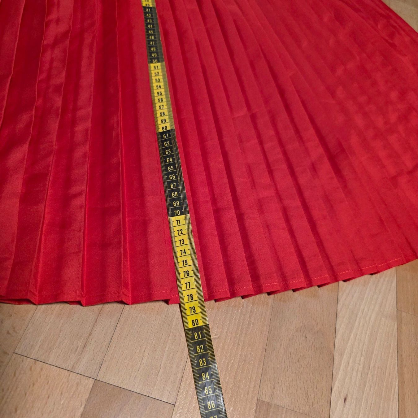 Gonne: Roter Plisseerock Midi elegant Größe M – Usato da Wald ZH venduto da CapLux 4