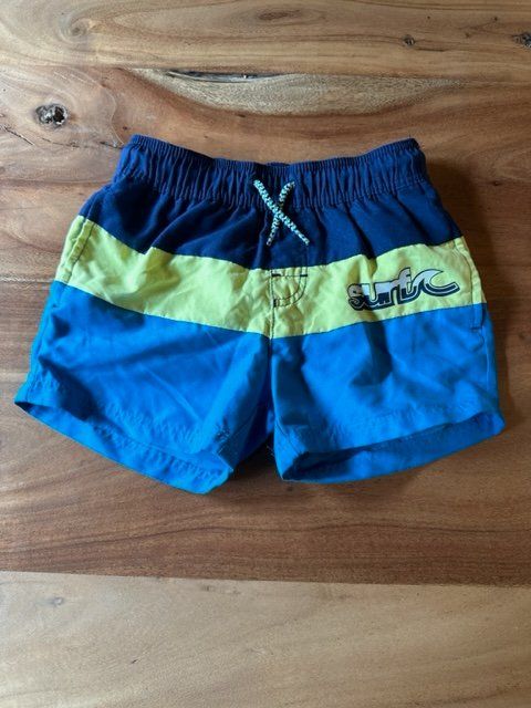 Pantaloni: Shorts 98/104 – Usato da Lömmenschwil venduto da classico01