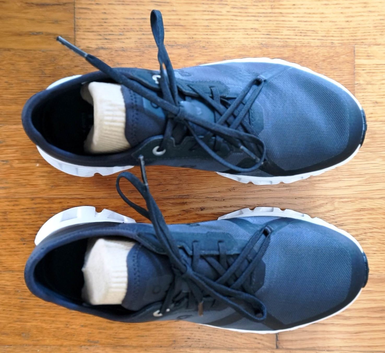 On Scarpe da donna: ON CLOUD X 3 AD Damen Schwarz/ Weiss – Usato da Zürich venduto da peep84 2
