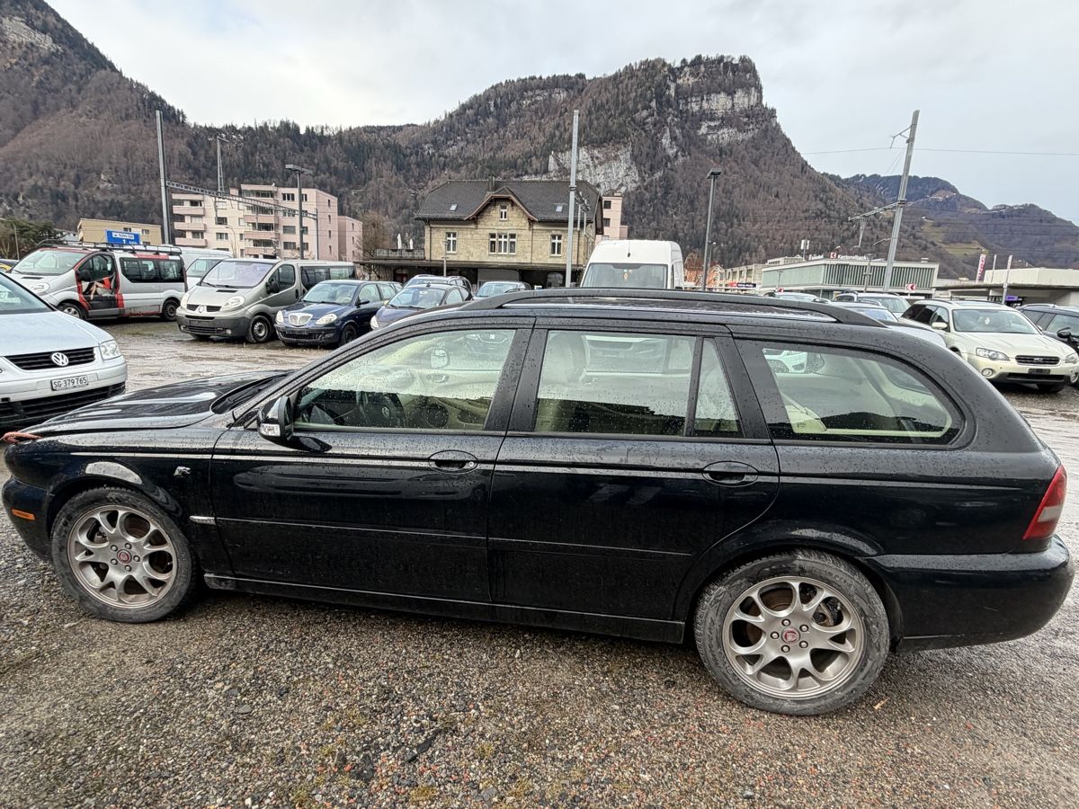 Jaguar Automobili: Jaguar X-Type 2.2Diesel Automatic – Difettoso da Mollis venduto da BSL10 3