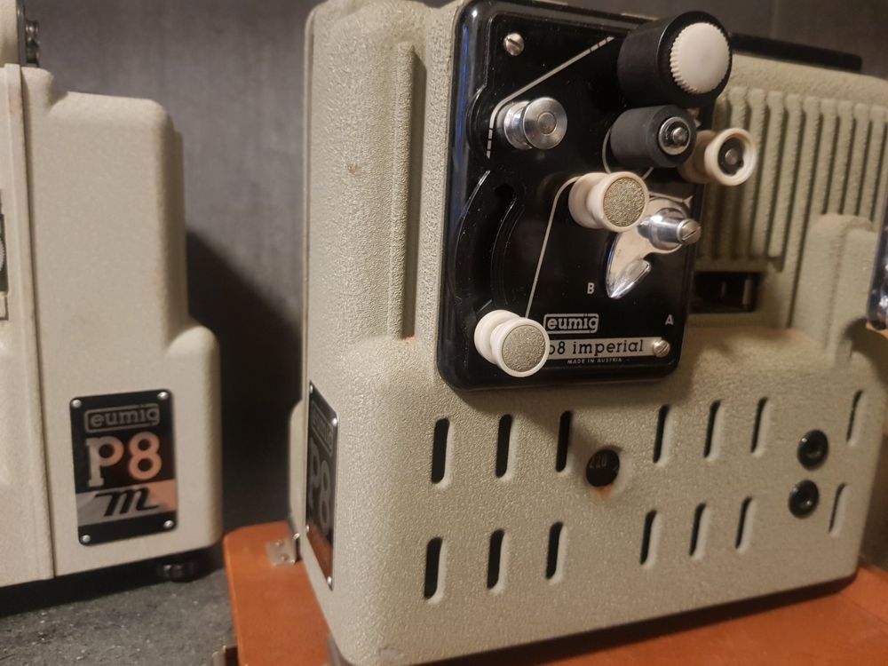 PROIETTORE Eumig P8 con contenitore in legno - Audio/Video In vendita a