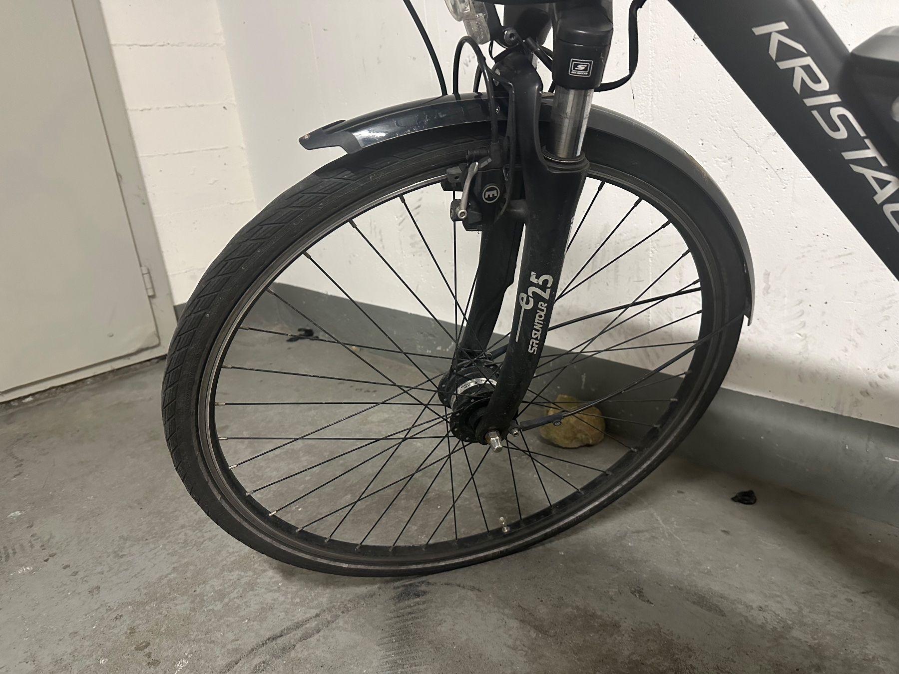 Bosch Biciclette: Kristall Elektro Velo Schwarz Gebraucht – Usato da Kriens venduto da eyo_mn9k 1