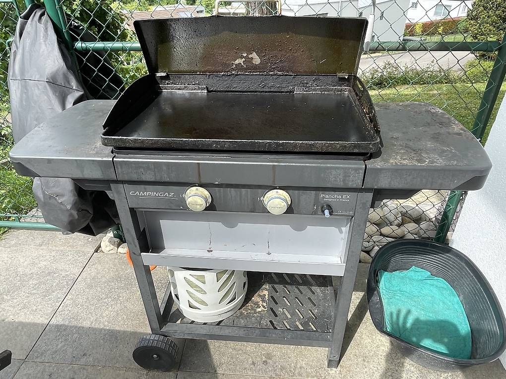 Grils: Barbecue - Plancha – D'occasion à Cheseaux-Noréaz par mbruand