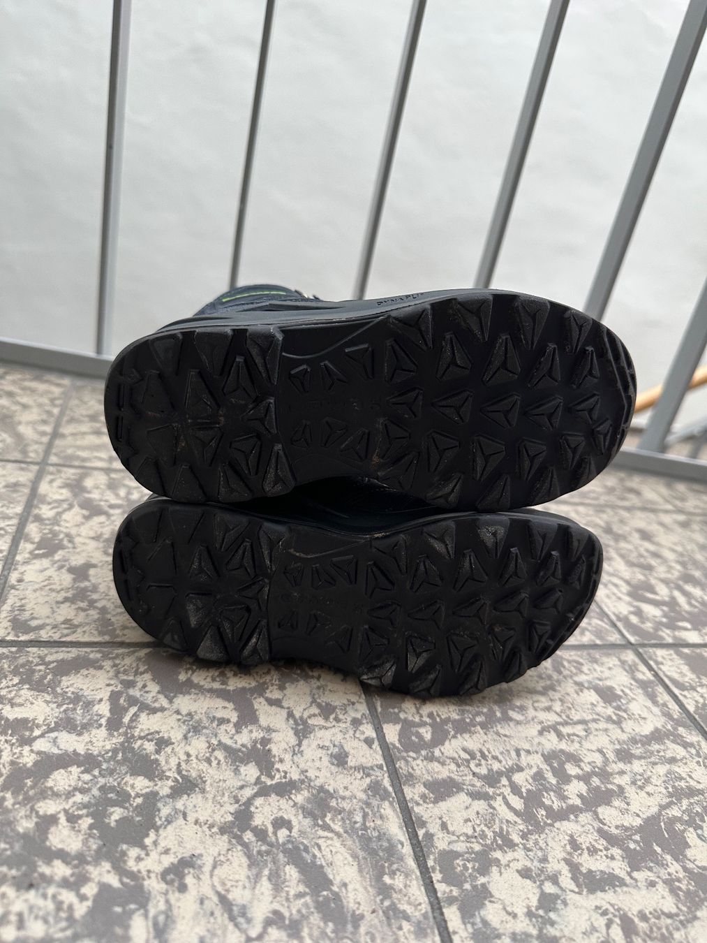 Lowa Scarpe per ragazzi: LOWA Gore-Tex Wanderschuhe Kinder Gr. 30 – Usato da Winterthur venduto da navawick 2