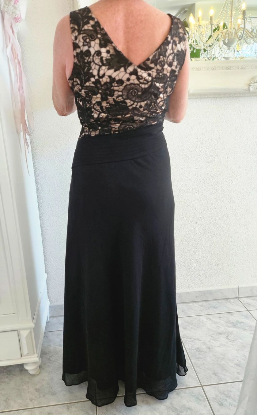 Kleider: Schwarzes Abendkleid mit Spitze, Grösse 40, neuwertig – Gebraucht aus Gossau ZH von fashiontwo 3