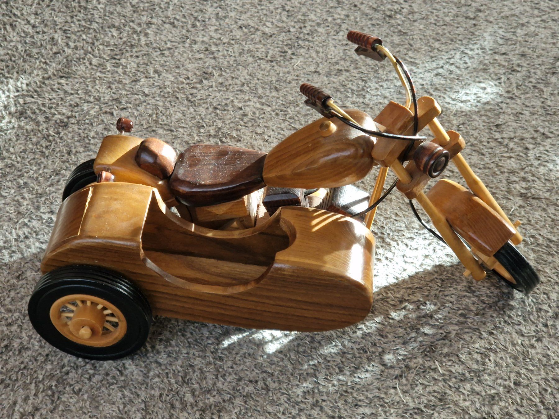 Kit di modellismo & Modellini statici: Holz Motorrad mit Seitenwagen – Usato da Trachslau venduto da schumannmario