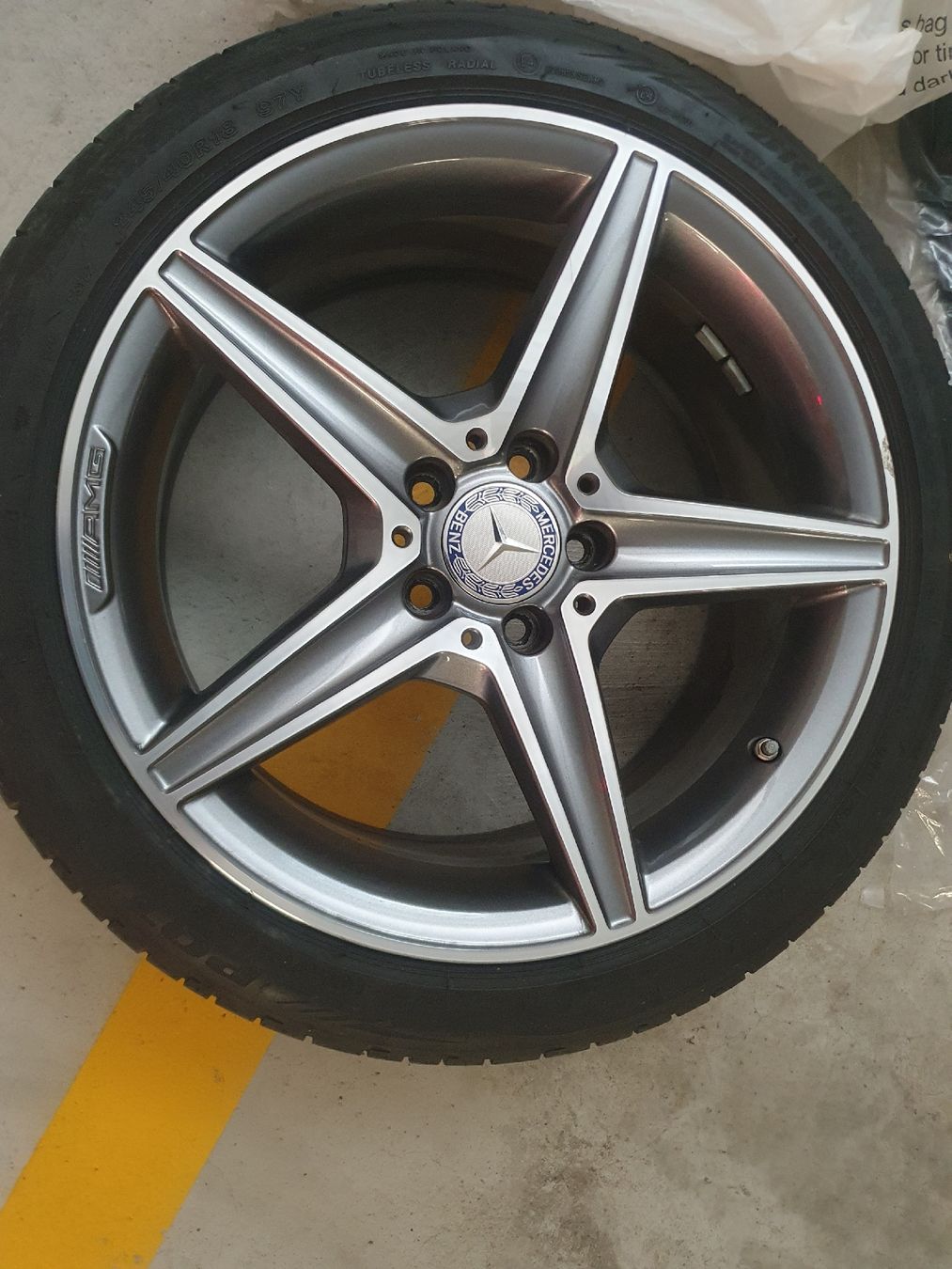 Mercedes-Benz Cerchioni: felgen amg 18 zoll – Usato da Winterthur venduto da Xiany