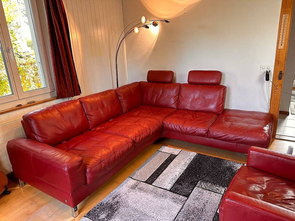 Elegante rote Ledercouch mit Sessel - Top Zustand! (Gebraucht) in ...