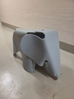 Vitra Eames Elephant Designobjekt hellgrau guter Zustand
