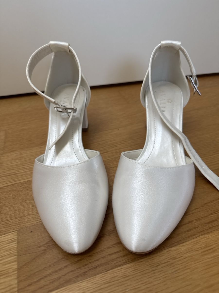 Scarpe da donna: Brautschuhe – Usato da Beromünster venduto da Sweden1218 3