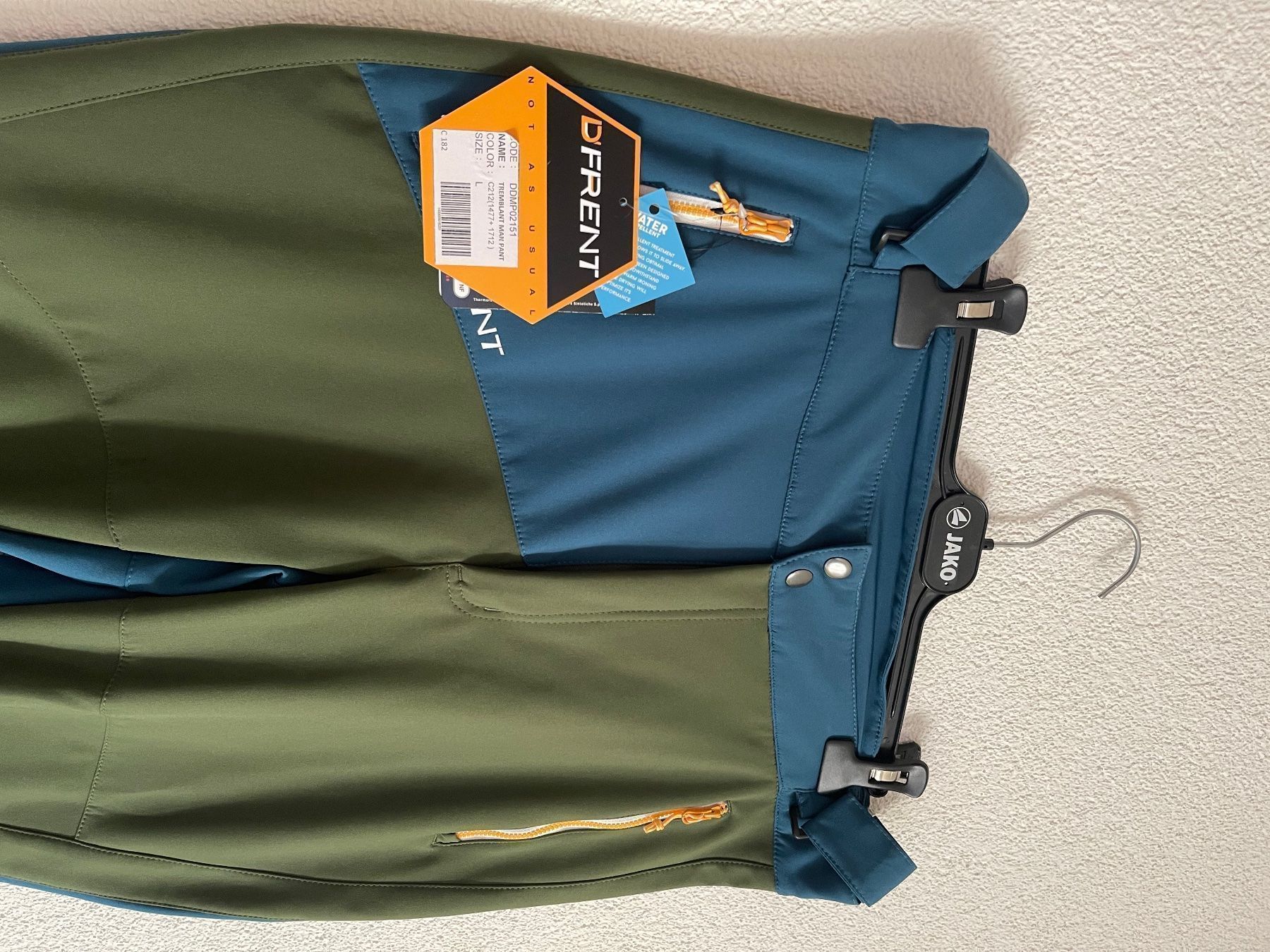 Hosen: Dfrent Tremblant Man Ski pant Gr. L – Neu und originalverpackt aus Spreitenbach von Opfikoner1 2