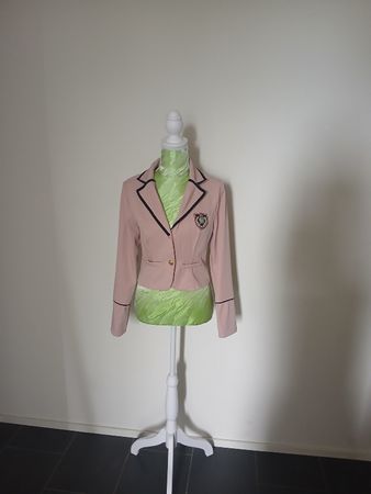Blazer rosa mit Besatz Grösse XS neuer Zustand