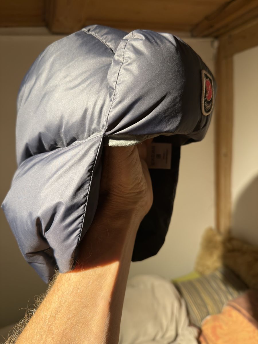 Fjällräven Copricapi, berretti & cappellini: Fjällräven Daunenmütze – Usato da Lützelflüh-Goldbach venduto da Wurschdsalat