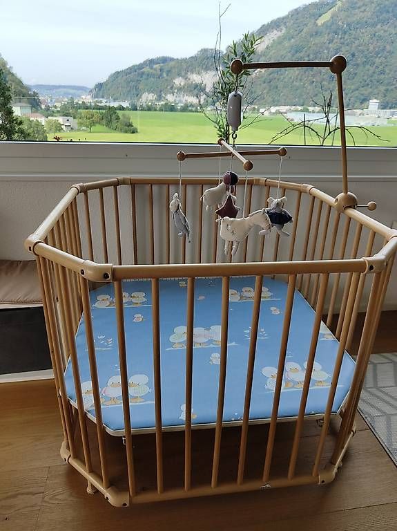Box & Barriere di sicurezza: Laufgitter mit neuer Spieluhr – Usato da Ennetmoos venduto da Dan-theMan 3