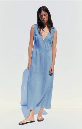 hellblaues Sommerkleid M/robe d'été bleu clair M