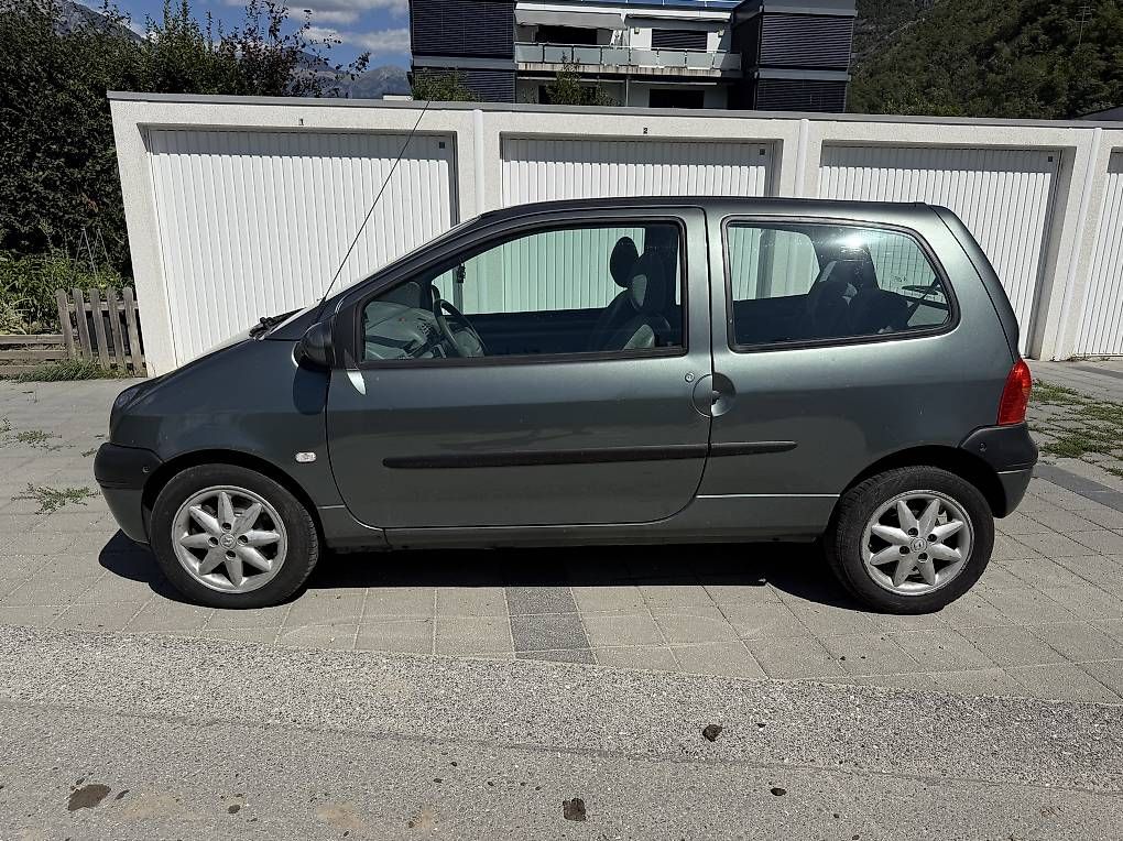 Automobili: Renault Twingo expertisée du jour – Usato da Sierre venduto da Souto 1