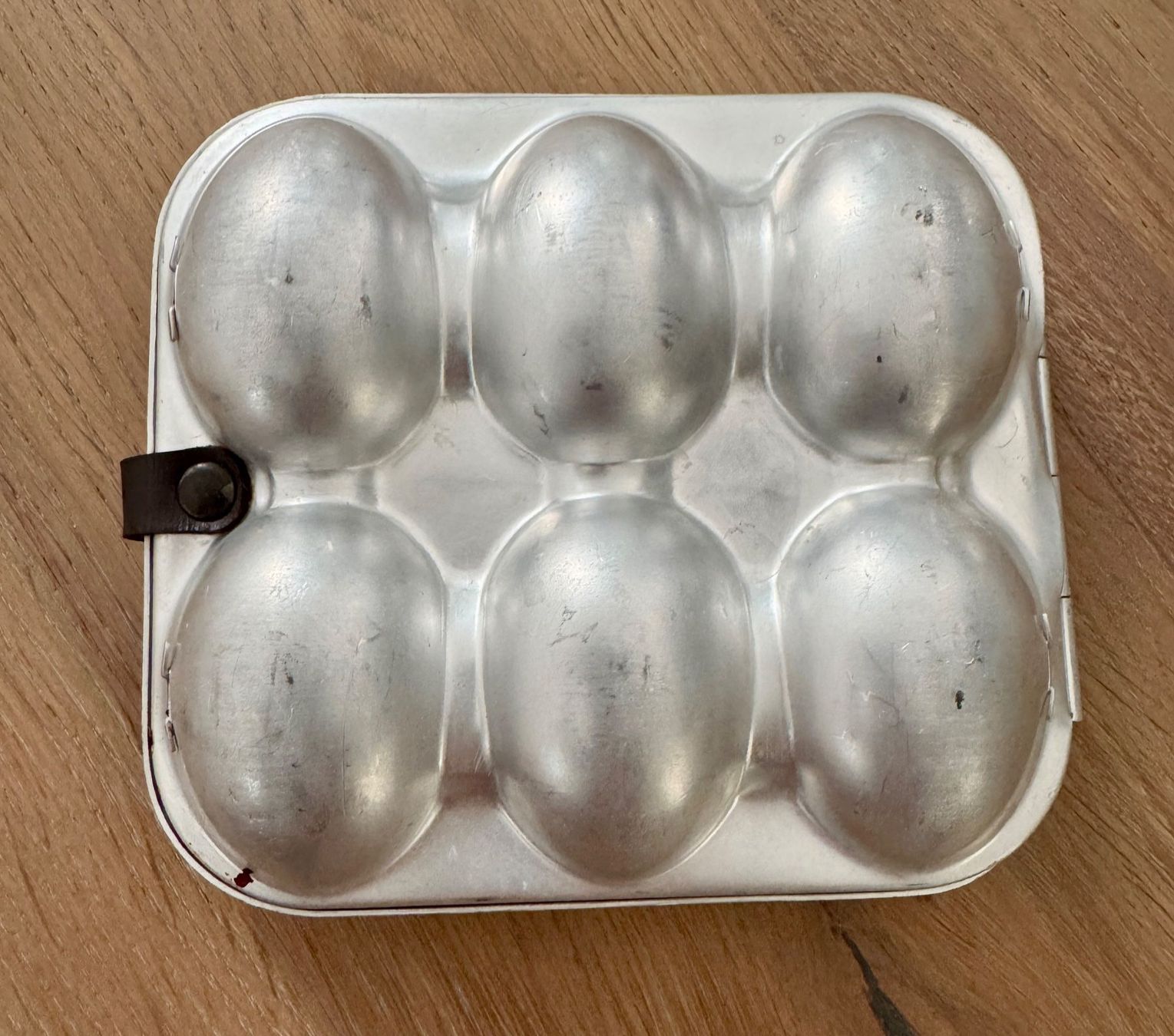 Behälter & Ähnliches: Seltene alte Eierbox Eierbehälter Alu Militär 6 Eier – Gebraucht aus Rothrist von Luckywinner 2