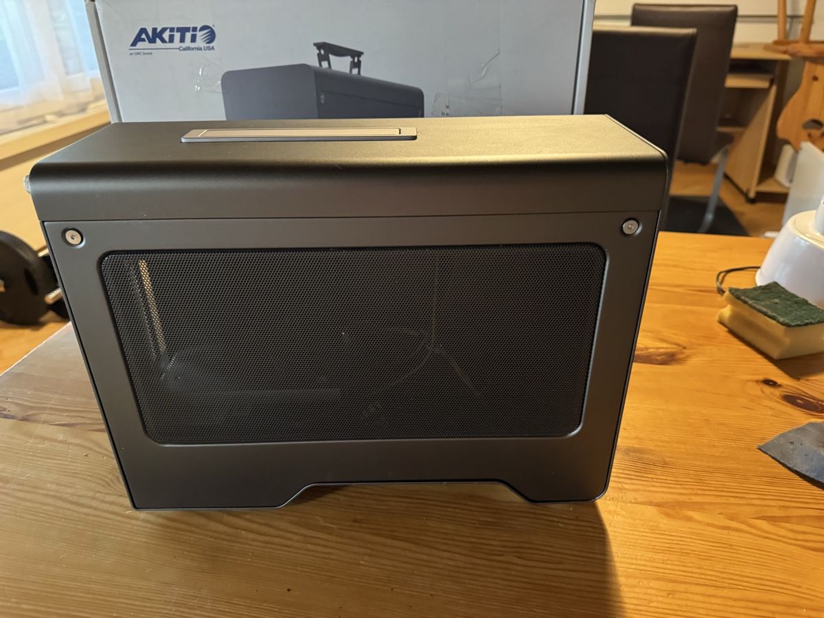 PC: Akitio Node Titan Egpu enclosure – Usato da Schwerzenbach venduto da nik_bcj2