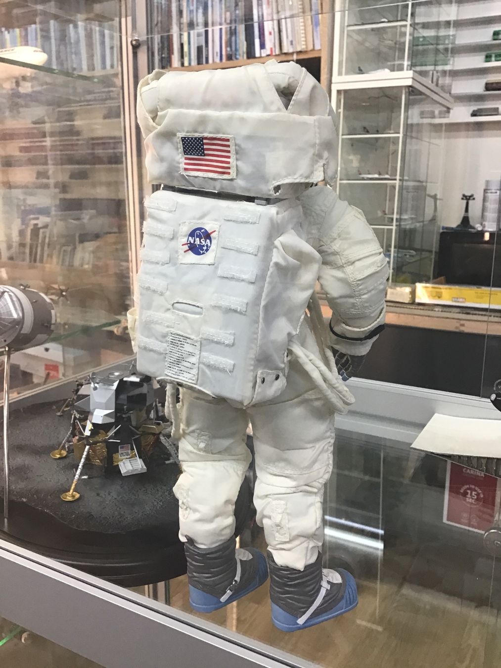 Kit di modellismo & Modellini statici: APOLLO PROGRAMM AUSTRONAUT 1:6 – Nuovo (secondo la descrizione) da Männedorf venduto da Modell-Spezialisten 2