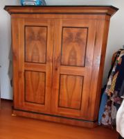Antiker 2 türig Schrank Nussbaum? Schrank massiv
