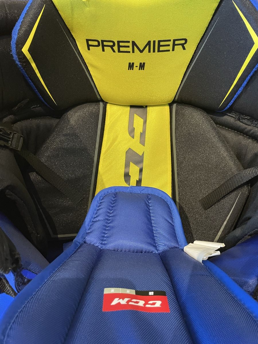 Ccm Pantaloni: CCM PREMIER PRO GOALIE HOSE – Nuovo (secondo la descrizione) da Beringen venduto da L.1995 4