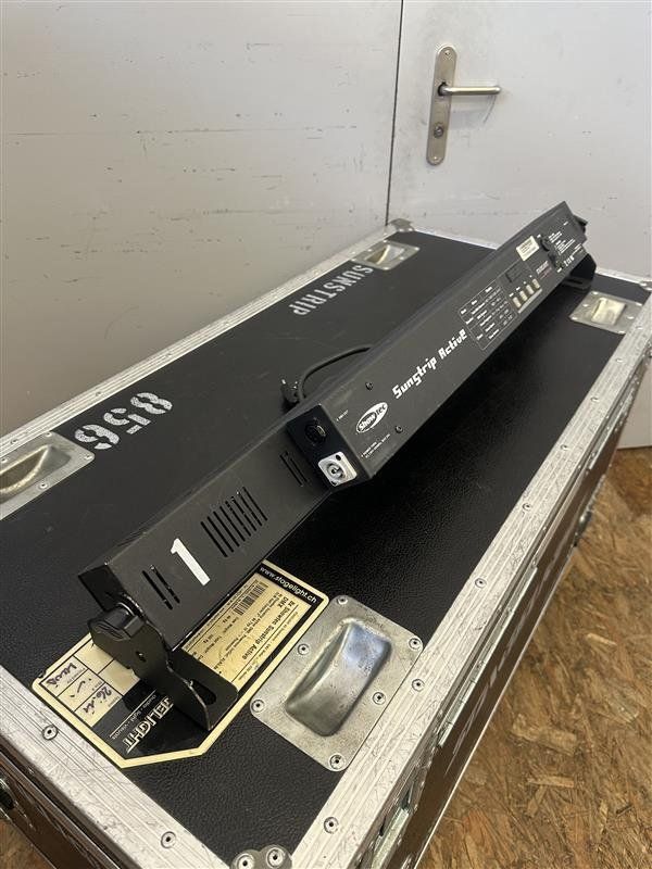 Spine: Showtec Sunstrip Active DMX MKII – Usato da Sonnental venduto da showconcept303 3