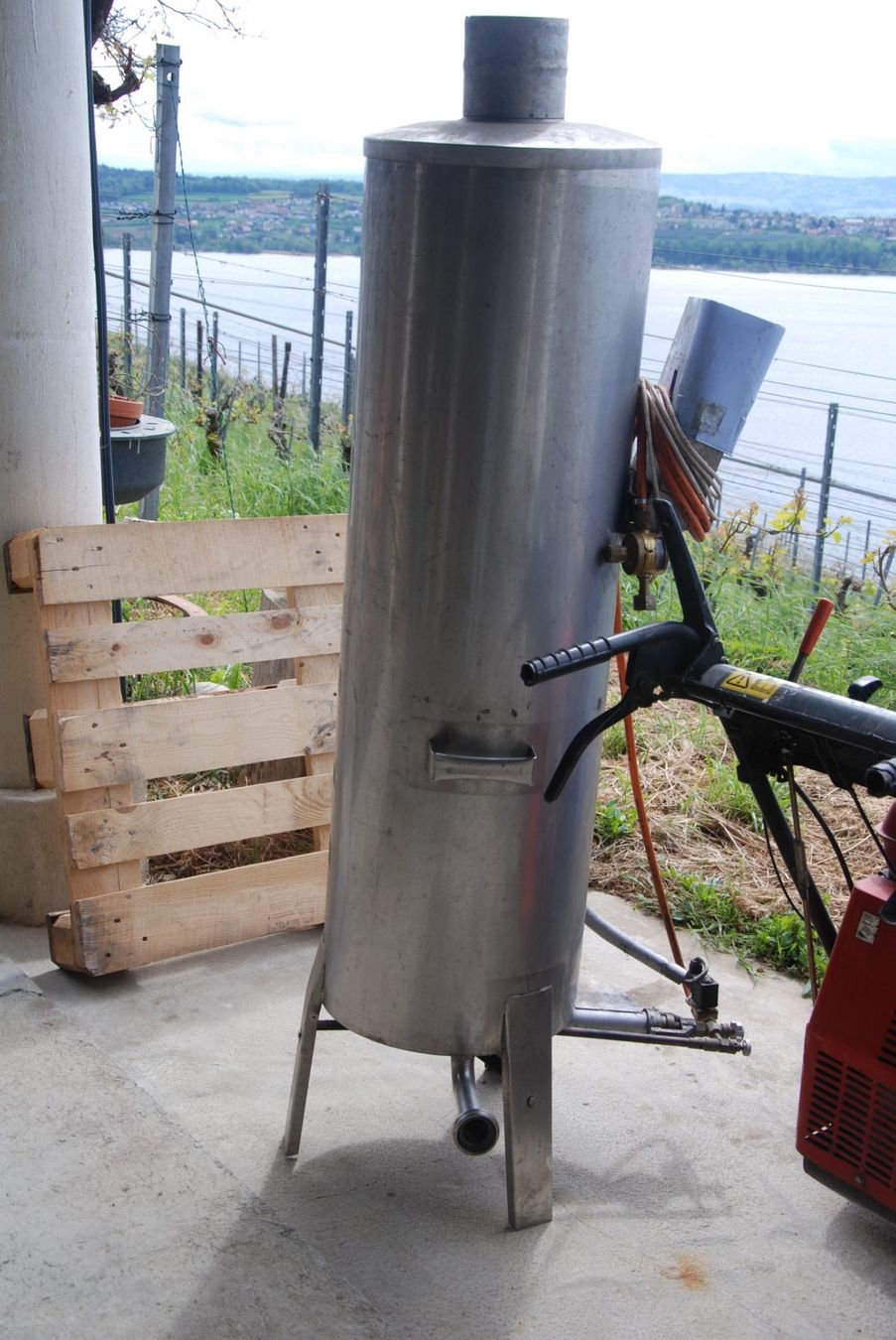 Alle Maschinen: Durchlauferhitzer mit Gas – Gebraucht aus Twann von Theo990