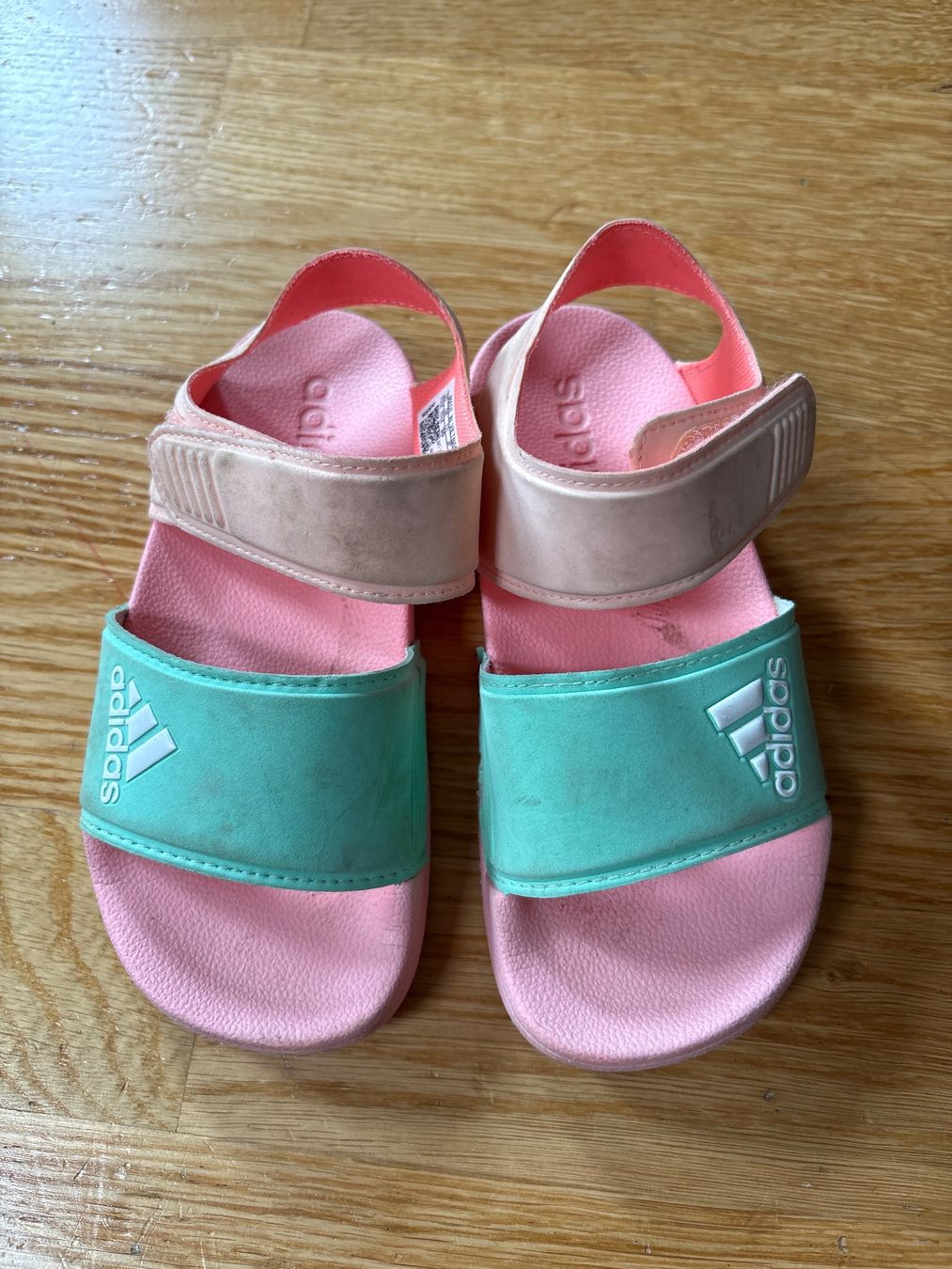 Adidas Scarpe per ragazze: Adidas Sandalen – Usato da Zürich venduto da Fabienne059